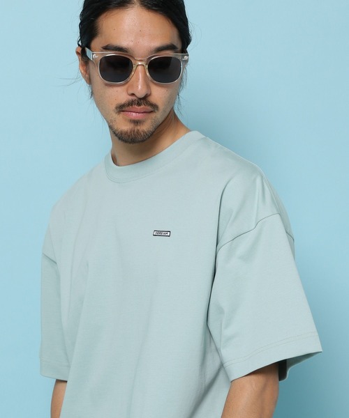 HEREIAM（ヘレイアム）の「【HEREIAM MEN】接触冷感＆吸水速乾/ワッペンロゴTEE（Tシャツ/カットソー・メンズ・ブラック/ピンク/ホワイト/ライトブルー/ライトグレー/パープル系/ブラウン系/ピンク系・LARGE/MEDIUM）」の5枚目の写真