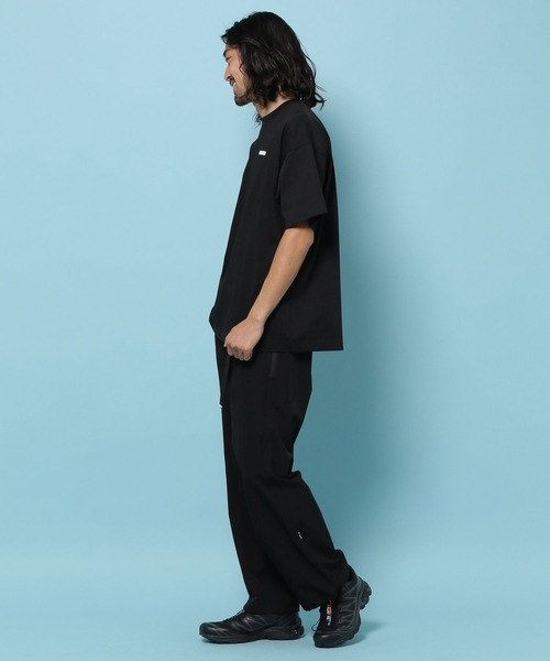 HEREIAM（ヘレイアム）の「【HEREIAM MEN】接触冷感＆吸水速乾/ワッペンロゴTEE（Tシャツ/カットソー・メンズ・ブラック/ピンク/ホワイト/ライトブルー/ライトグレー/パープル系/ブラウン系/ピンク系・LARGE/MEDIUM）」の16枚目の写真