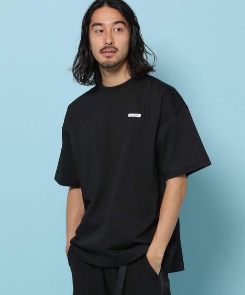 HEREIAM（ヘレイアム）の「【HEREIAM MEN】接触冷感＆吸水速乾/ワッペンロゴTEE（Tシャツ/カットソー・メンズ・ブラック/ピンク/ホワイト/ライトブルー/ライトグレー/パープル系/ブラウン系/ピンク系・LARGE/MEDIUM）」の17枚目の写真