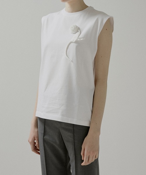 LE CIEL BLEU(ルシェルブルー)の「フラワーアップリケスリーブレスTシャツ / Flower Applique Sleveeless T-shirt(Tシャツ/カットソー・レディース・ブラック/ホワイト・FREE)」の20枚目の写真