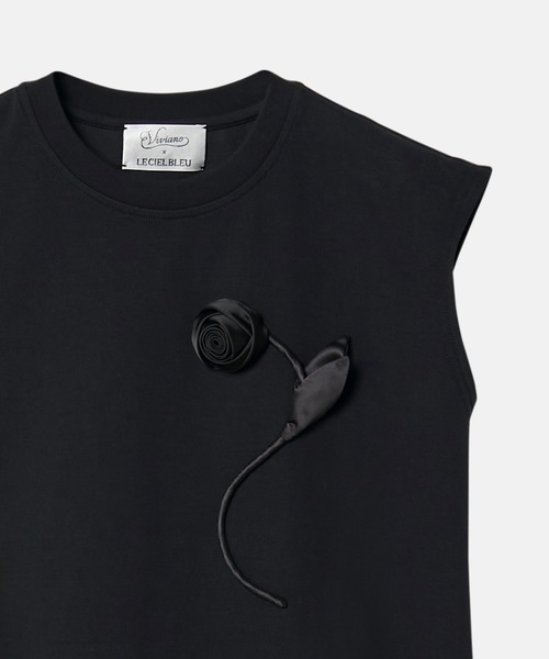 LE CIEL BLEU(ルシェルブルー)の「フラワーアップリケスリーブレスTシャツ / Flower Applique Sleveeless T-shirt(Tシャツ/カットソー・レディース・ブラック/ホワイト・FREE)」の4枚目の写真