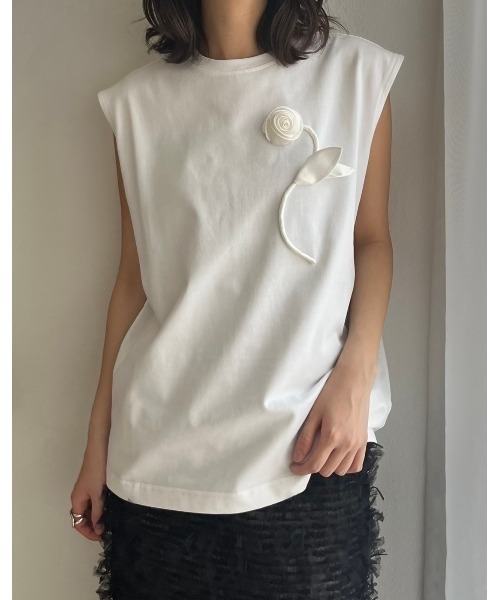 LE CIEL BLEU(ルシェルブルー)の「フラワーアップリケスリーブレスTシャツ / Flower Applique Sleveeless T-shirt(Tシャツ/カットソー・レディース・ブラック/ホワイト・FREE)」の17枚目の写真