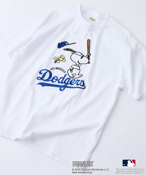 MLB(メジャーリーグベースボール)の「【PEANUTS×MLB】オリジナルデザイン Tシャツ ヤンキース ドジャース カブス(Tシャツ/カットソー・メンズ・パープル系その他/ホワイト系その他3/ブルー系その他2/ベージュ系その他/ホワイト系その他/ホワイト系その他2/ブラック系その他3/ベージュ系その他6/ブラック系その他6/ホワイト系その他4/ホワイト系その他5/ブルー系その他4/パープル系その他5/ベージュ系/ホワイト系1/ブルー系/ブラック系1/ブラック系その他7/ベージュ系その他7・X-LARGE/MEDIUM/LARGE)」の2枚目の写真