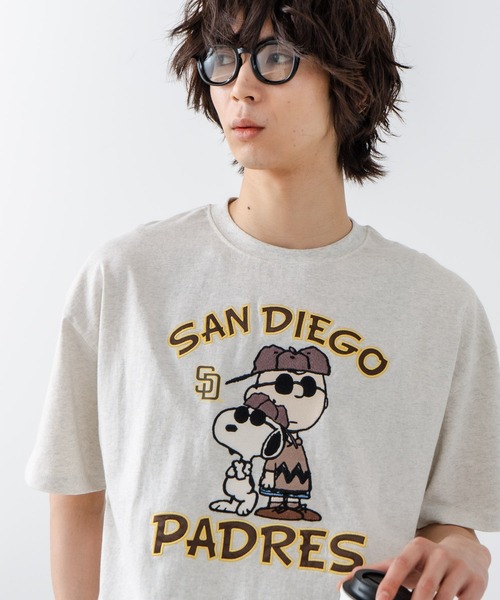 MLB(メジャーリーグベースボール)の「【PEANUTS×MLB】オリジナルデザイン Tシャツ ヤンキース ドジャース カブス(Tシャツ/カットソー・メンズ・パープル系その他/ホワイト系その他3/ブルー系その他2/ベージュ系その他/ホワイト系その他/ホワイト系その他2/ブラック系その他3/ベージュ系その他6/ブラック系その他6/ホワイト系その他4/ホワイト系その他5/ブルー系その他4/パープル系その他5/ベージュ系/ホワイト系1/ブルー系/ブラック系1/ブラック系その他7/ベージュ系その他7・X-LARGE/MEDIUM/LARGE)」の13枚目の写真
