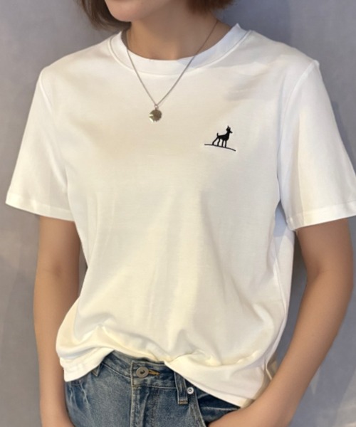 Girly Doll(ガーリードール)の「ワンポイントモチーフクルーネックTシャツ(Tシャツ/カットソー・レディース・ブラック/ホワイト・F)」の3枚目の写真