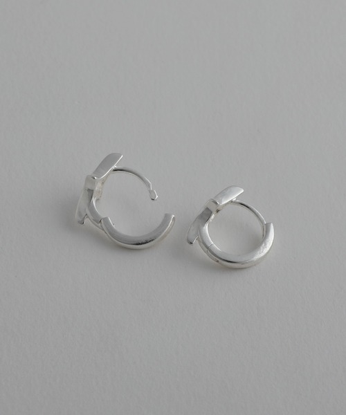 whoseA(フーシー)の「【silver925】4pointed starPierce/四芒星フープピアス(ピアス(両耳用)・レディース・シルバー・FREE)」の12枚目の写真