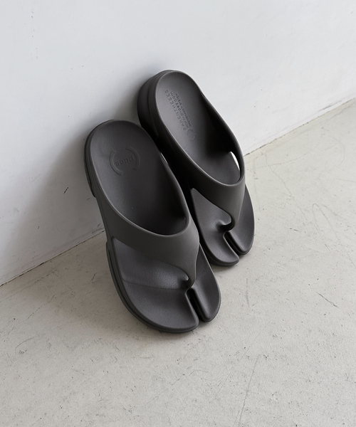 PAES(ペイズ)の「《追加》【Paes/ペイズ】Flipflop:サンダル(サンダル・レディース・ブラック・23cm/24cm/25cm)」の2枚目の写真