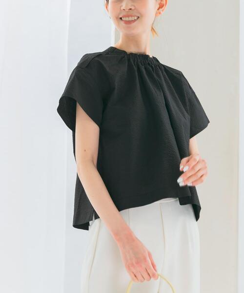 URBAN RESEARCH ROSSO WOMEN（アーバンリサーチ　ロッソ）の「シアサッカーショートギャザーブラウス（シャツ/ブラウス・レディース・ブラック/グリーン/ホワイト・FREE）」の3枚目の写真