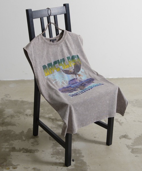 Revo.（レボ）の「グランジ フェード加工 ロック グラフィックプリント オーバーサイズ ノースリーブTシャツ（Tシャツ/カットソー・メンズ・グレー/ブラウン/ブラック/ブラック系その他2/グレー系その他/ブラック系その他・M/L）」の15枚目の写真