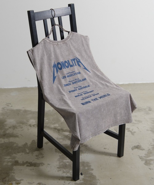 Revo.（レボ）の「グランジ フェード加工 ロック グラフィックプリント オーバーサイズ ノースリーブTシャツ（Tシャツ/カットソー・メンズ・グレー/ブラウン/ブラック/ブラック系その他2/グレー系その他/ブラック系その他・M/L）」の22枚目の写真