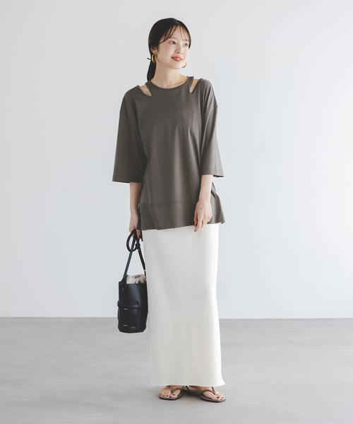 Room no.8(ルームエイト)の「Room no.8/ルームエイト スムースコットンネックオープントップス(Tシャツ/カットソー・レディース・グリーン/ベージュ/ブラック/ホワイト・FREE)」の12枚目の写真