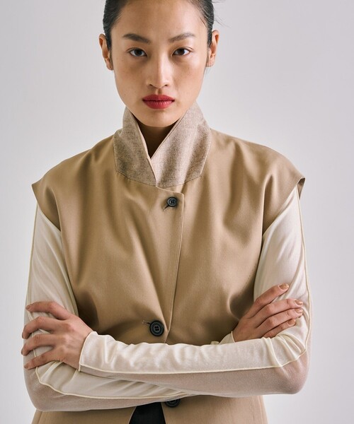 UNITED TOKYO(ユナイテッドトウキョウ)の「French Sleeve Tailored Gilet|セットアップ可/オケージョン/秋服(ベスト・レディース・ブラック/キャメル/ライトベージュ・FREE)」の9枚目の写真