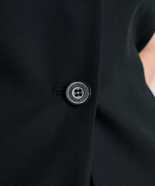 UNITED TOKYO(ユナイテッドトウキョウ)の「French Sleeve Tailored Gilet|セットアップ可/オケージョン/秋服(ベスト・レディース・ブラック/キャメル/ライトベージュ・FREE)」の18枚目の写真