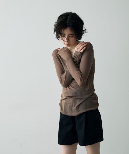 Trish（トリッシュ）の「シアーラウンドネックプルオーバー（Tシャツ/カットソー・レディース・ブラック/ブラウン/ホワイト/グレー・FREE）」の6枚目の写真