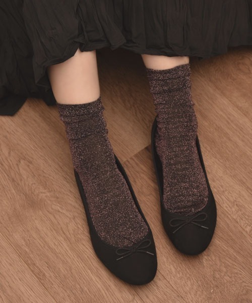 TONE SELECT GOODS（トーンセレクトグッズ）の「【float】ラメ グリッター デザイン ミドル丈 ソックス【10色展開】（ソックス/靴下・レディース・ベージュ/ネイビー/パープル/イエロー/ゴールド/グリーン/ピンク/ブラック/グレー/アッシュブラウン・FREE）」の7枚目の写真