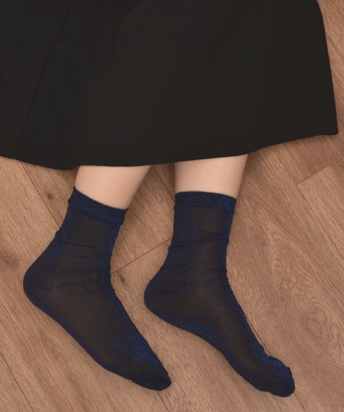 TONE SELECT GOODS（トーンセレクトグッズ）の「【float】ラメ グリッター デザイン ミドル丈 ソックス【10色展開】（ソックス/靴下・レディース・ベージュ/ネイビー/パープル/イエロー/ゴールド/グリーン/ピンク/ブラック/グレー/アッシュブラウン・FREE）」の6枚目の写真