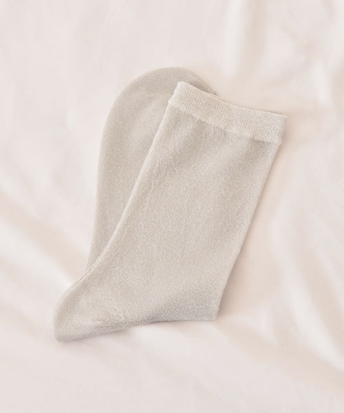 TONE SELECT GOODS（トーンセレクトグッズ）の「【float】ラメ グリッター デザイン ミドル丈 ソックス【10色展開】（ソックス/靴下・レディース・ベージュ/ネイビー/パープル/イエロー/ゴールド/グリーン/ピンク/ブラック/グレー/アッシュブラウン・FREE）」の17枚目の写真