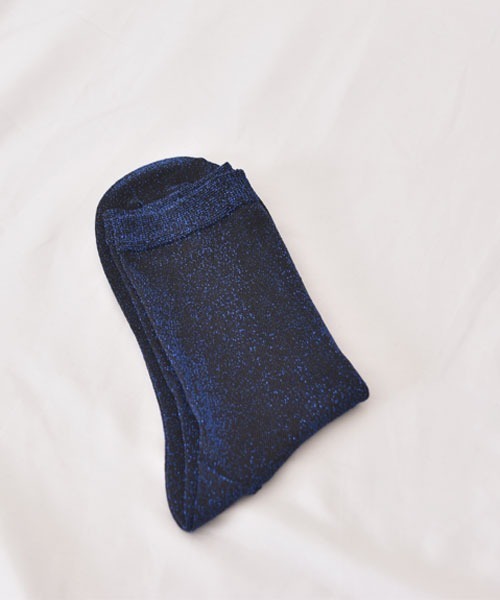 TONE SELECT GOODS（トーンセレクトグッズ）の「【float】ラメ グリッター デザイン ミドル丈 ソックス【10色展開】（ソックス/靴下・レディース・ベージュ/ネイビー/パープル/イエロー/ゴールド/グリーン/ピンク/ブラック/グレー/アッシュブラウン・FREE）」の11枚目の写真