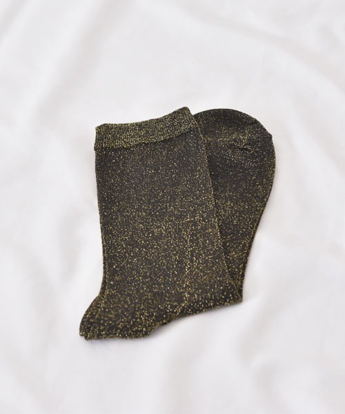 TONE SELECT GOODS（トーンセレクトグッズ）の「【float】ラメ グリッター デザイン ミドル丈 ソックス【10色展開】（ソックス/靴下・レディース・ベージュ/ネイビー/パープル/イエロー/ゴールド/グリーン/ピンク/ブラック/グレー/アッシュブラウン・FREE）」の15枚目の写真
