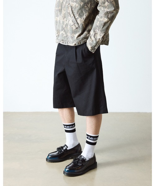 Dr. Martens(ドクターマーチン)の「Dr. Martens/ドクターマーチン ADRIAN タッセル ローファー 14573401(ローファー・レディース・ブラック・UK3/UK4/UK5/UK6/UK7/UK8/UK9/UK10/UK11)」の2枚目の写真