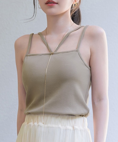 DAY CLOSET(デイ クローゼット)の「レディース 主役も脇役もこなす。パッド付きダブルストラップリブタンクトップ(キャミソール・レディース・チャコールグレー/ブラック/グレイッシュベージュ/ライトベージュ/アイボリー・FREE)」の5枚目の写真