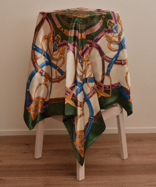 vakt.　シシクイ　スカーフ　新品 manipuri ダングルベルト シルク スカーフ