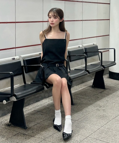 RAY CASSIN（レイカズン）の「【チョーカーセット】ボタンデザインプリーツキャミミニワンピース（ワンピース・レディース・グレー/ブラック系その他2・FREE）」の3枚目の写真