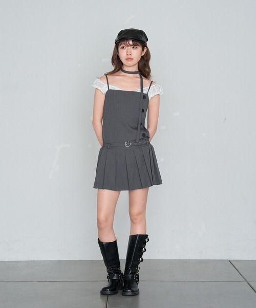 RAY CASSIN（レイカズン）の「【チョーカーセット】ボタンデザインプリーツキャミミニワンピース（ワンピース・レディース・グレー/ブラック系その他2・FREE）」の13枚目の写真