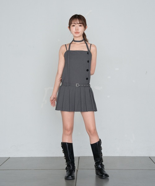RAY CASSIN（レイカズン）の「【チョーカーセット】ボタンデザインプリーツキャミミニワンピース（ワンピース・レディース・グレー/ブラック系その他2・FREE）」の17枚目の写真