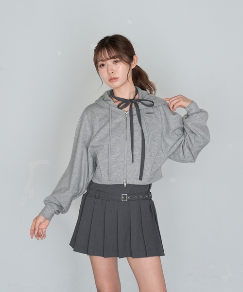 RAY CASSIN（レイカズン）の「【チョーカーセット】ボタンデザインプリーツキャミミニワンピース（ワンピース・レディース・グレー/ブラック系その他2・FREE）」の22枚目の写真