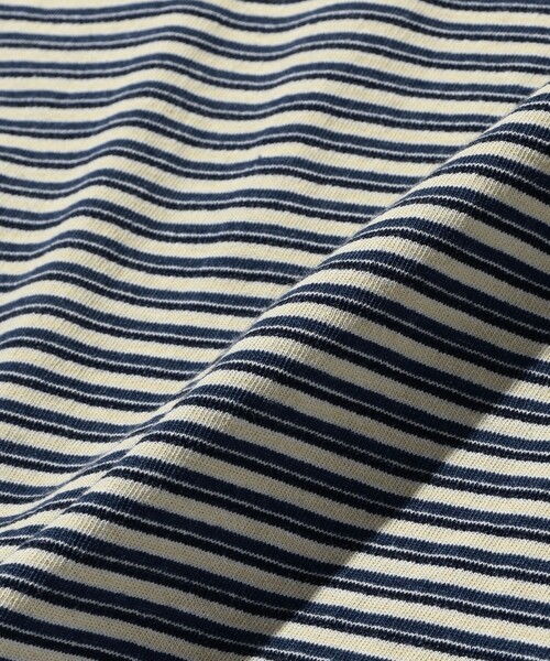BEAMS PLUS(ビームスプラス)の「Pocket Tee Indigo Stripe(Tシャツ/カットソー・メンズ・オフホワイト/レッド/イエロー/グリーン・X-LARGE/SMALL/XX-LARGE/LARGE/MEDIUM)」の11枚目の写真