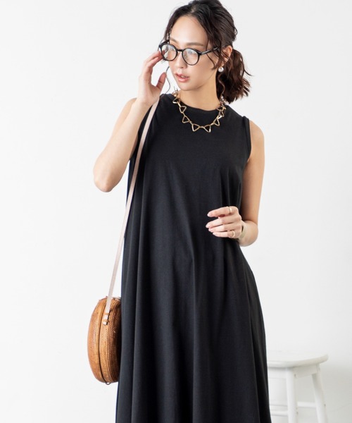 MILLION CARATS（ミリオンカラッツ）の「【カップ付き＆汗ジミ防止】快適なのに女っぽい！広がるシルエットで体型カバーも◎なカップ付きワンピ！！動きに合わせて揺れる美フレアと抜け感が大人らしさを演出。気になる汗や暑さにも強い高機能が嬉しい真夏の頼れる一着。（ワンピース・レディース・ラベンダー/ブルー/カーキ系/オレンジ/レッド/グレー/ブラウン/ネイビー/ベージュ/ブラック・MEDIUM/LARGE）」の11枚目の写真