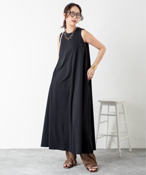 MILLION CARATS（ミリオンカラッツ）の「【カップ付き＆汗ジミ防止】快適なのに女っぽい！広がるシルエットで体型カバーも◎なカップ付きワンピ！！動きに合わせて揺れる美フレアと抜け感が大人らしさを演出。気になる汗や暑さにも強い高機能が嬉しい真夏の頼れる一着。（ワンピース・レディース・ラベンダー/ブルー/カーキ系/オレンジ/レッド/グレー/ブラウン/ネイビー/ベージュ/ブラック・MEDIUM/LARGE）」の15枚目の写真