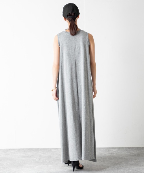 MILLION CARATS（ミリオンカラッツ）の「【カップ付き＆汗ジミ防止】快適なのに女っぽい！広がるシルエットで体型カバーも◎なカップ付きワンピ！！動きに合わせて揺れる美フレアと抜け感が大人らしさを演出。気になる汗や暑さにも強い高機能が嬉しい真夏の頼れる一着。（ワンピース・レディース・ラベンダー/ブルー/カーキ系/オレンジ/レッド/グレー/ブラウン/ネイビー/ベージュ/ブラック・MEDIUM/LARGE）」の22枚目の写真