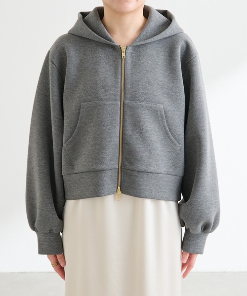 COLLAGE GALLARDAGALANTE（コラージュガリャルダガランテ）の「クロップドボリューム袖フーディ（パーカー・レディース・ネイビー/チャコールグレー・FREE）」の21枚目の写真