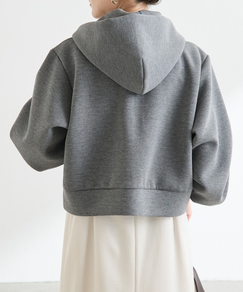 COLLAGE GALLARDAGALANTE（コラージュガリャルダガランテ）の「クロップドボリューム袖フーディ（パーカー・レディース・ネイビー/チャコールグレー・FREE）」の6枚目の写真