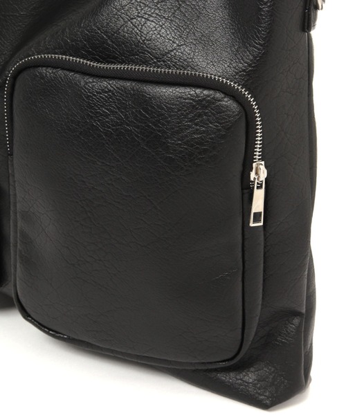 LAKOLE（ラコレ）の「2WAYマルチポケットサンカクトートバッグ / 576001（トートバッグ・メンズ・ブラウン/ブラック・FREE）」の10枚目の写真