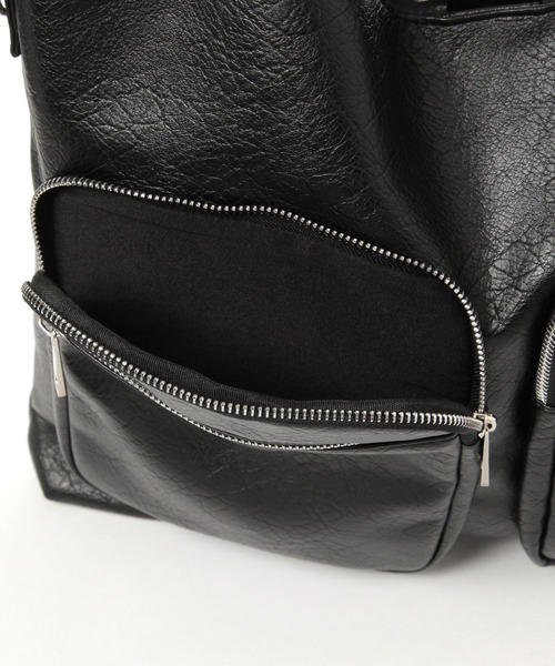 LAKOLE（ラコレ）の「2WAYマルチポケットサンカクトートバッグ / 576001（トートバッグ・メンズ・ブラウン/ブラック・FREE）」の12枚目の写真