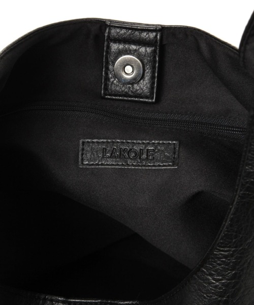 LAKOLE（ラコレ）の「2WAYマルチポケットサンカクトートバッグ / 576001（トートバッグ・メンズ・ブラウン/ブラック・FREE）」の15枚目の写真