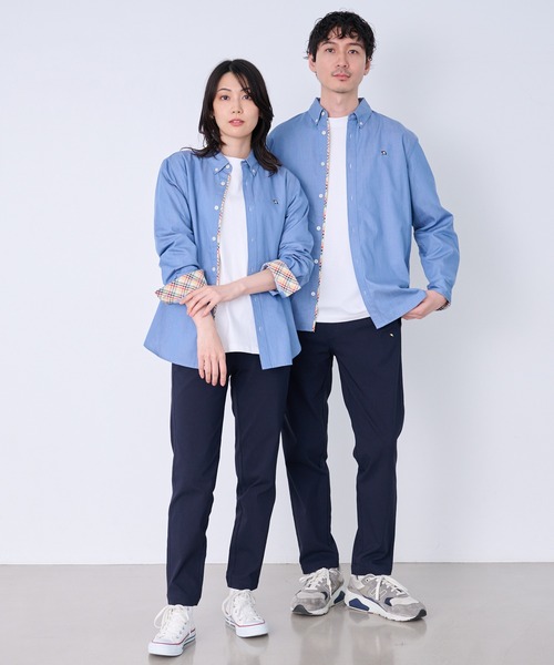 Arnold Palmer（アーノルドパーマー）の「裏ワザデニム イージーケア 長袖 シェア シャツ（シャツ/ブラウス・レディース・ライトブルー/インディゴブルー・XS/S/M/L/LL）」の3枚目の写真