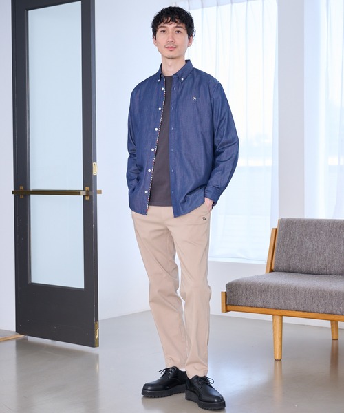 Arnold Palmer（アーノルドパーマー）の「裏ワザデニム イージーケア 長袖 シェア シャツ（シャツ/ブラウス・レディース・ライトブルー/インディゴブルー・XS/S/M/L/LL）」の14枚目の写真