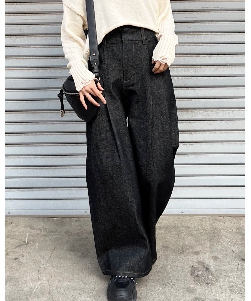&soiree(アンドソワレ)の「【&soiree】 リジッドタックワイドデニムパンツ(デニムパンツ・レディース・インディゴブルー/ブラック・FREE)」の1枚目の写真