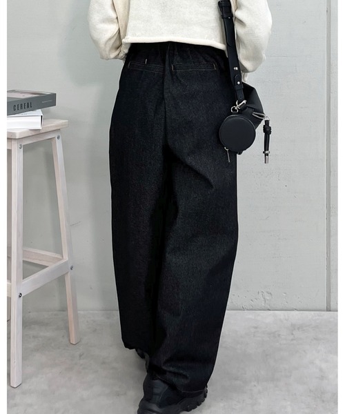 &soiree(アンドソワレ)の「【&soiree】 リジッドタックワイドデニムパンツ(デニムパンツ・レディース・インディゴブルー/ブラック・FREE)」の17枚目の写真