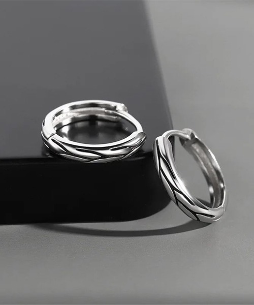 VIBGYOR(ヴィブジョー)の「EK406/デザインフープリングピアス/両耳用(NEZ)(ピアス(両耳用)・メンズ・シルバー・FREE)」の2枚目の写真