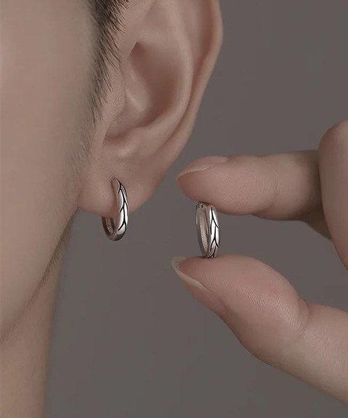 VIBGYOR(ヴィブジョー)の「EK406/デザインフープリングピアス/両耳用(NEZ)(ピアス(両耳用)・メンズ・シルバー・FREE)」の4枚目の写真