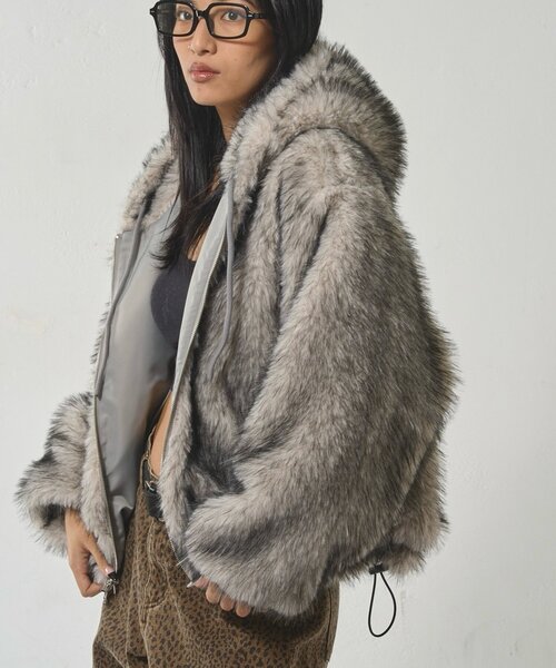 WHO'S WHO gallery（フーズフーギャラリー）の「【UNISEX】2WAYリバーシブルファーブルゾン（ブルゾン・レディース・カーキ/ブラック/ネイビー/ライトグレー・FREE/SMALL）」の11枚目の写真