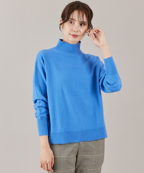 INED（イネド）の「【ご家庭で洗える】ウール100％ハイネックニット（ニット/セーター・レディース・サックスブルー/ブラック/オフホワイト/ブルー/チャコールグレー/ピンク/イエロー・9号）」の5枚目の写真