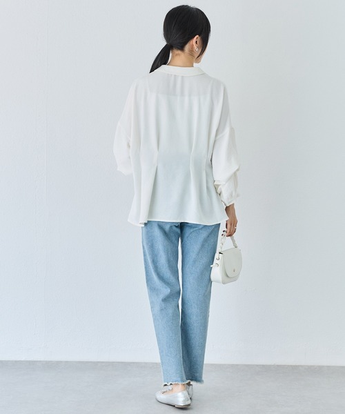 INCEDE（インシード）の「袖2WAY ウエストタックブラウス（シャツ/ブラウス・レディース・オフホワイト/グレイッシュベージュ/ブラック・M/L/LL）」の14枚目の写真