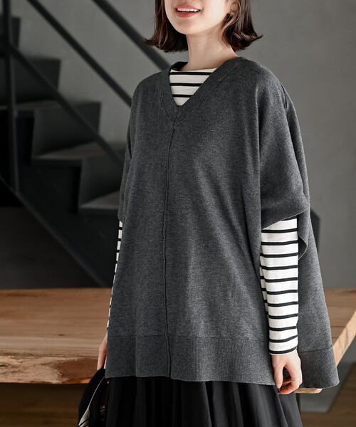 rps（アールピーエス）の「サイドボタンポンチョニットベスト（ベスト・レディース・ブルー/ブラウン系その他/グレー系その他・フリー）」の2枚目の写真