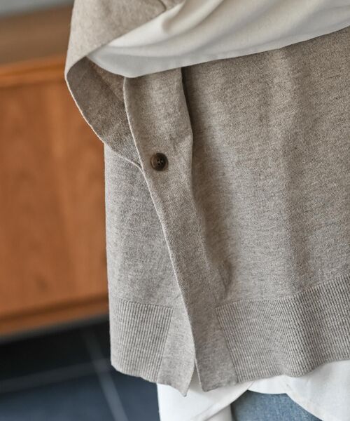rps（アールピーエス）の「サイドボタンポンチョニットベスト（ベスト・レディース・ブルー/ブラウン系その他/グレー系その他・フリー）」の19枚目の写真